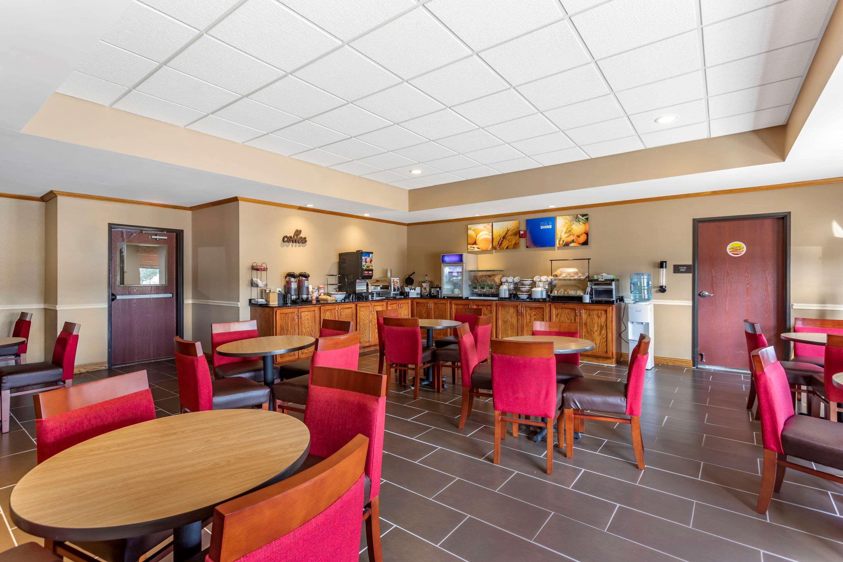 Comfort Inn & Suites Carbondale University Area Exterior foto